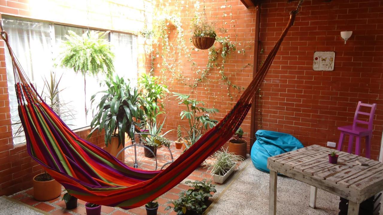 Iris Hostel Medellin Luaran gambar