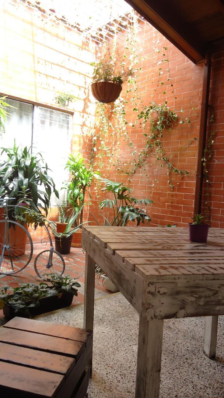 Iris Hostel Medellin Luaran gambar